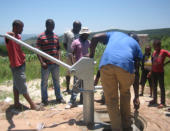 Der neue Brunnen versorgt über 500 Menschen mit Wasser