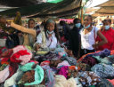 Judith, Nomkhosi, Gcebile und ganz rechts Sakhile Shabangu aus Piggs Peaks auf dem Markt von Manzini